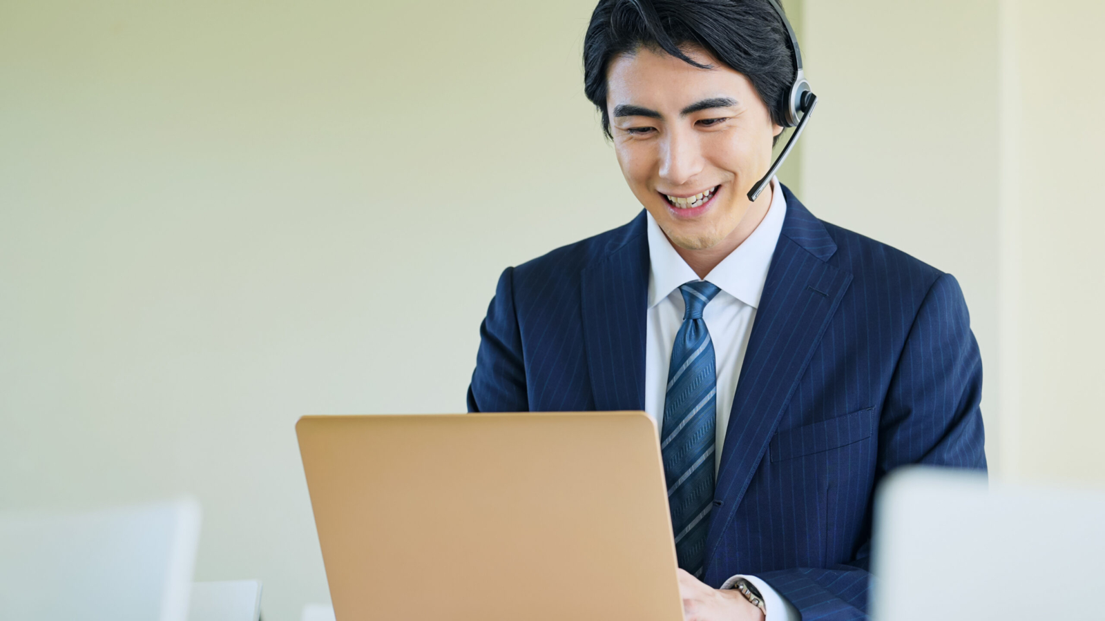 【初心者向け】資料作成代行サービスの選び方と失敗しないコツ