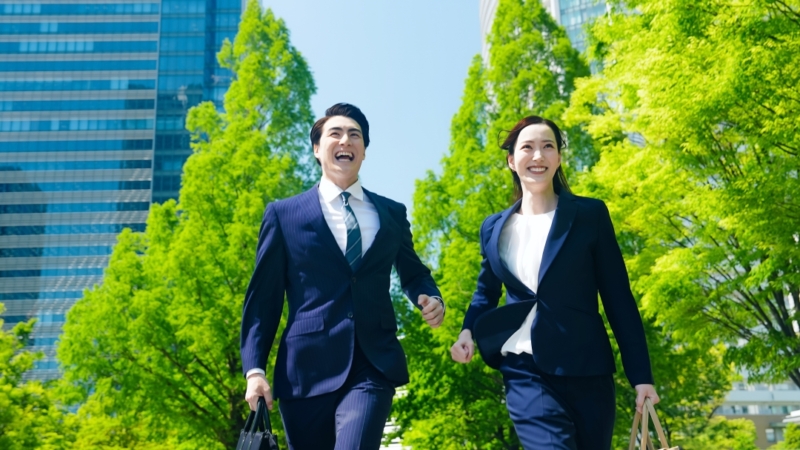 サービス紹介資料の事例5選|営業効果を高める秘訣を徹底解説